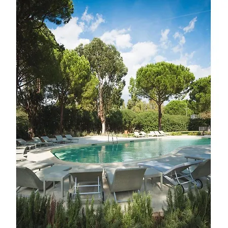 Lägenhet With Shared Pool Near The *